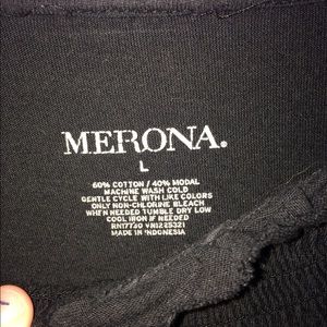 Off the shoulders long sleeve